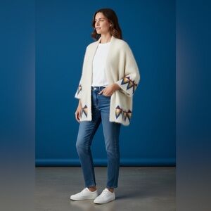 Bobeau Ivory Fuzzy Open Front Cardigan With Blue & Gold Tribal Design Size Small